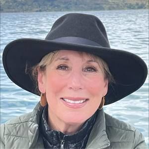 Meet your Posher, Denise